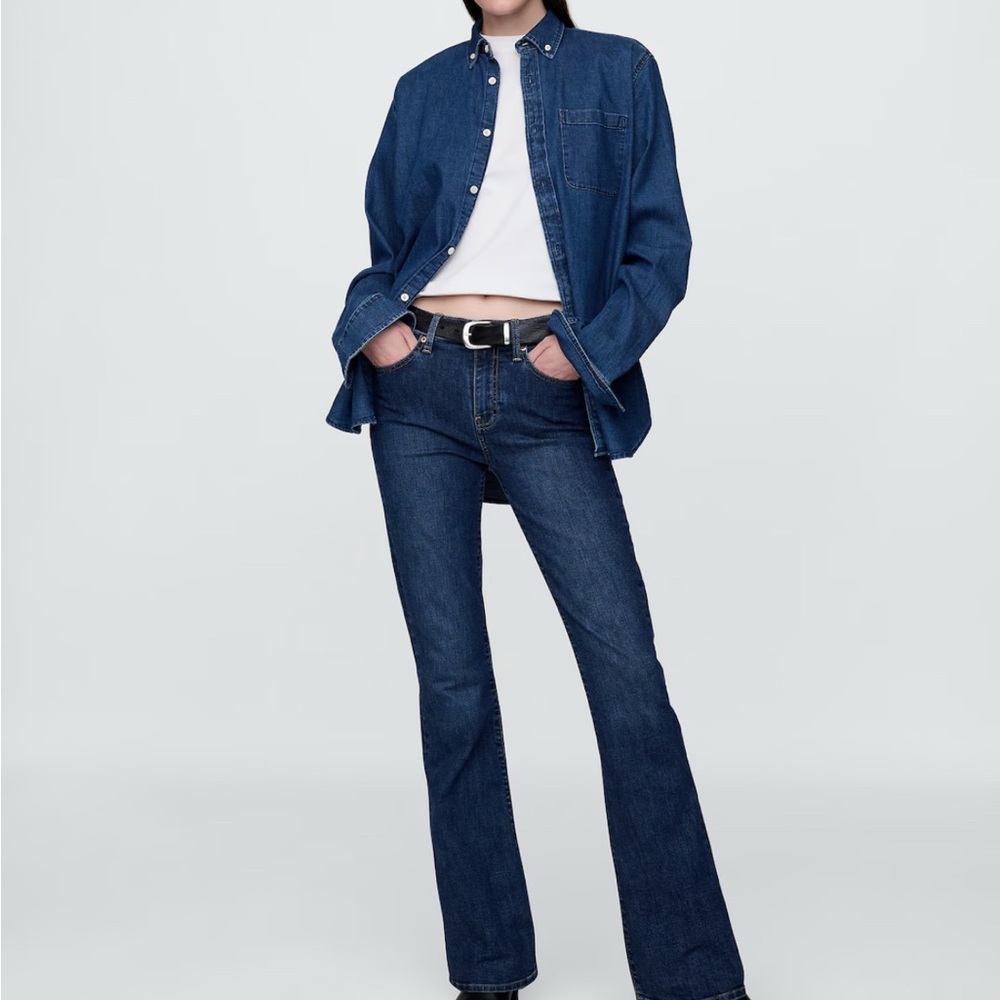 GAP sexy boot and Classic Blue Women's Jeans. 27r